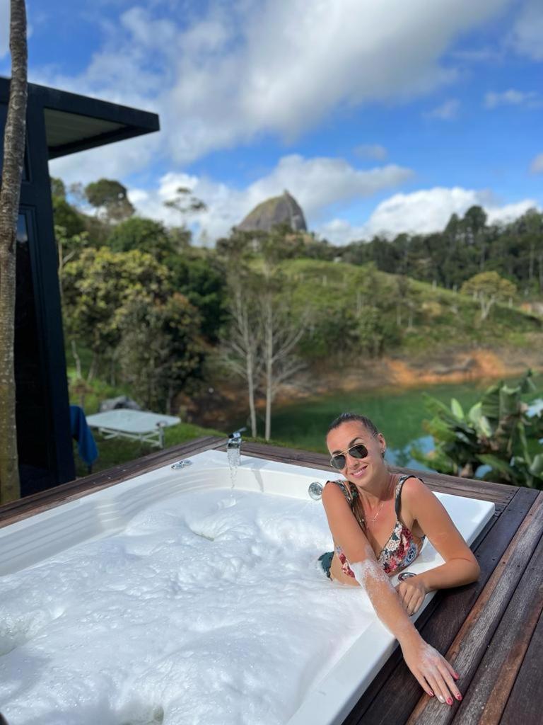 Cabana Privada Sin Prisa "Not Rush" Preciosa! Con Jacuzzi, Vista Y Acceso Directo Al Embalse, Vista A La Piedra , Deporte Acuatico Paddle Board And Breakfast Incluidos ! Imperdible Guatapé Εξωτερικό φωτογραφία