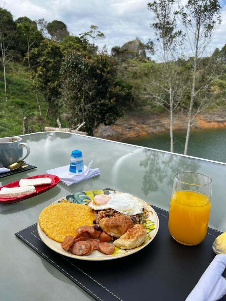 Cabana Privada Sin Prisa "Not Rush" Preciosa! Con Jacuzzi, Vista Y Acceso Directo Al Embalse, Vista A La Piedra , Deporte Acuatico Paddle Board And Breakfast Incluidos ! Imperdible Guatapé Εξωτερικό φωτογραφία