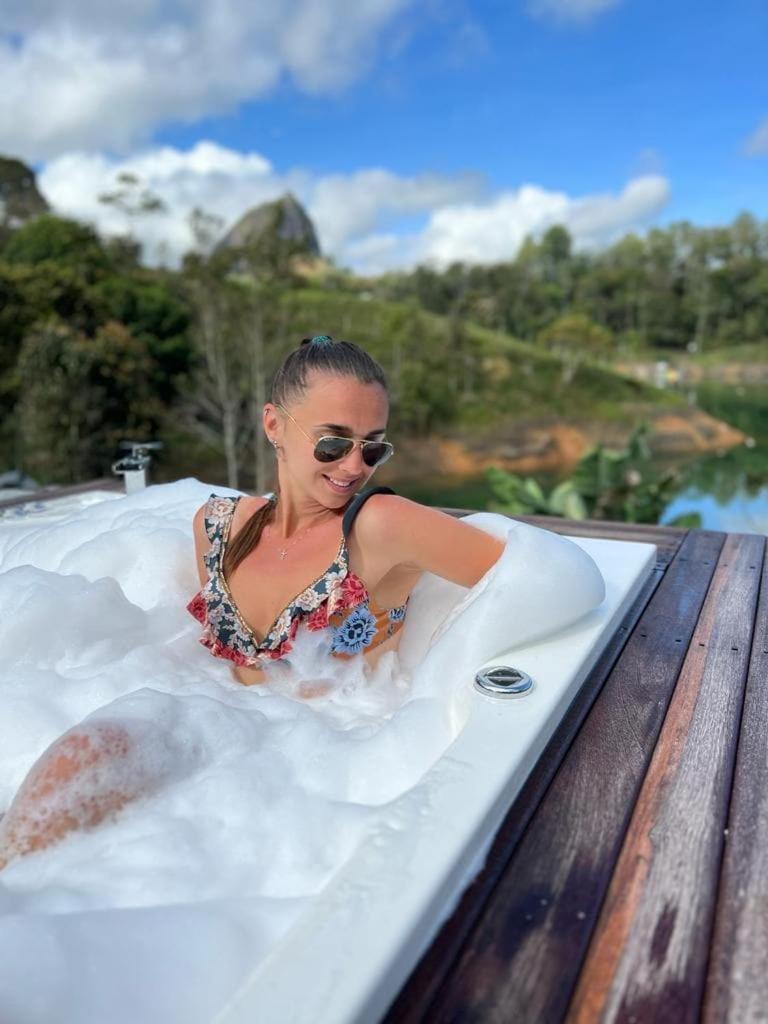 Cabana Privada Sin Prisa "Not Rush" Preciosa! Con Jacuzzi, Vista Y Acceso Directo Al Embalse, Vista A La Piedra , Deporte Acuatico Paddle Board And Breakfast Incluidos ! Imperdible Guatapé Εξωτερικό φωτογραφία